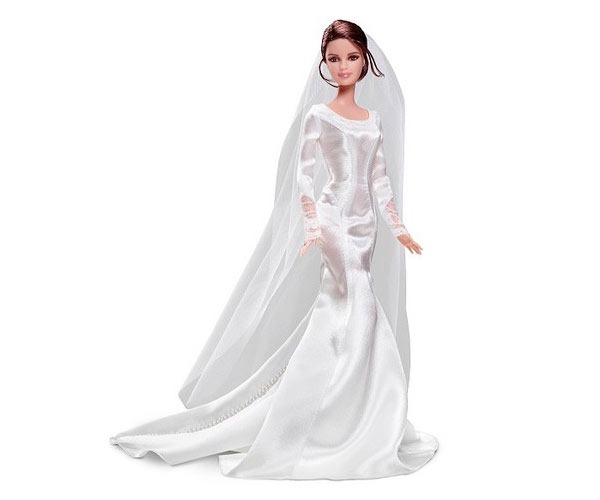 011112_breaking_dawn_barbies_4120111083216