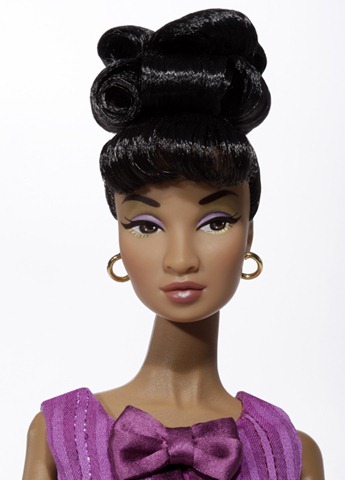 11DarlaHitSingleCloseUp