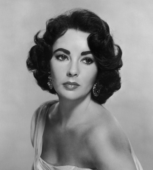 Elizabeth-Taylor-Hospitalized