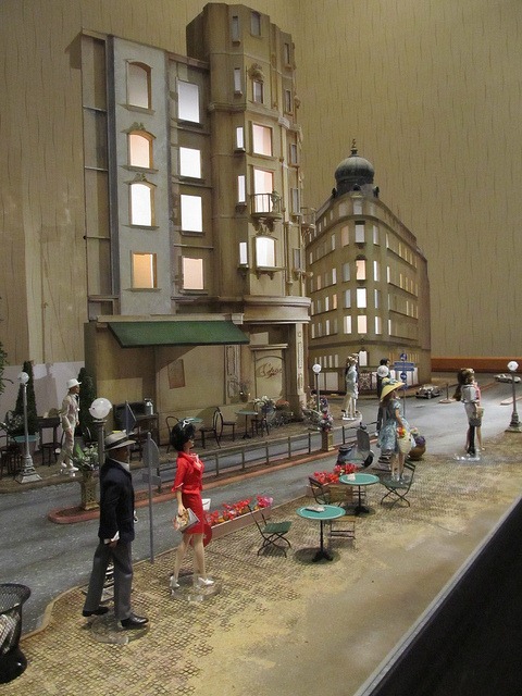 7565026844_727cb477b2_z