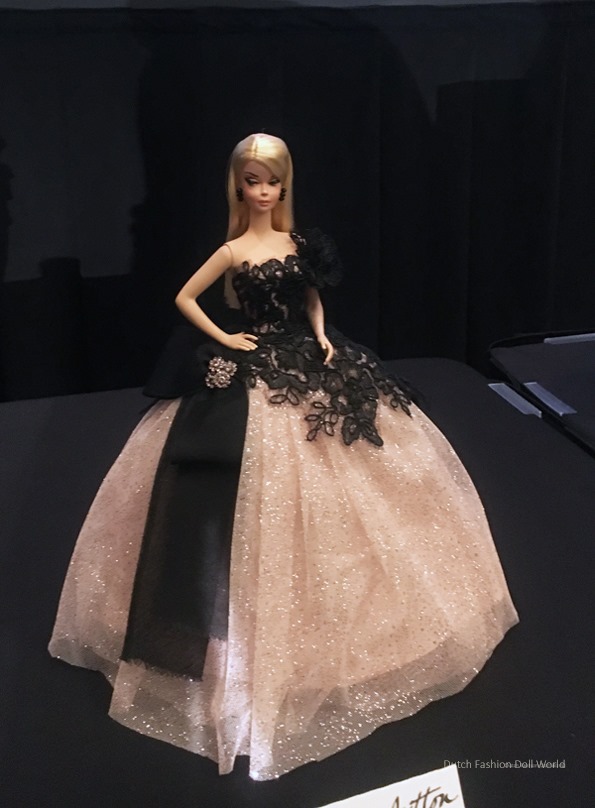 ©2017 Dutch Fashion Doll World