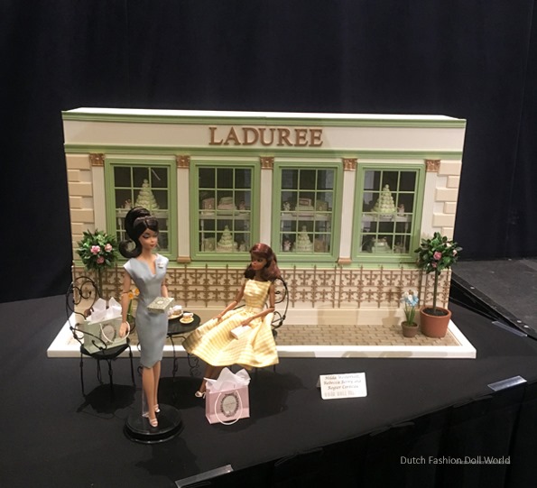 ©2017 Dutch Fashion Doll World