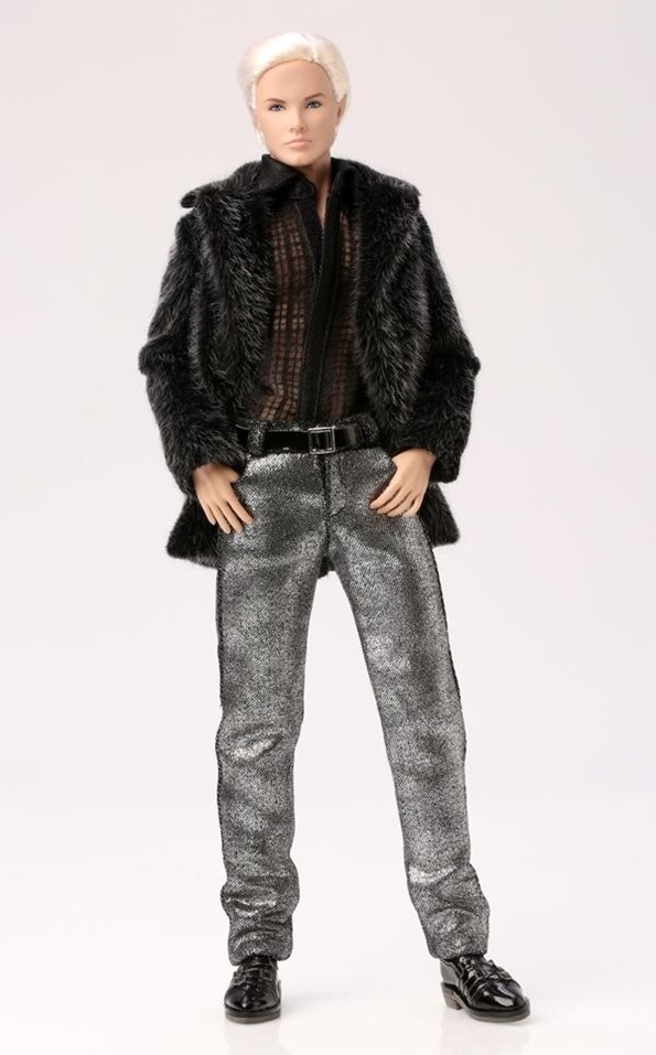 ©2017 Integrity Toys Inc. Beauty Boss Cabot Clark™