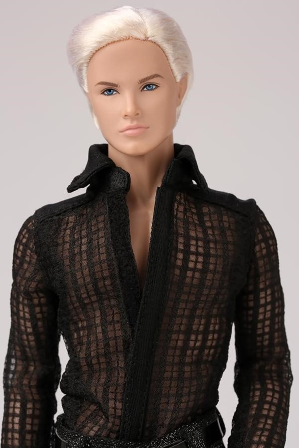 ©2017 Integrity Toys Inc. Beauty Boss Cabot Clark™