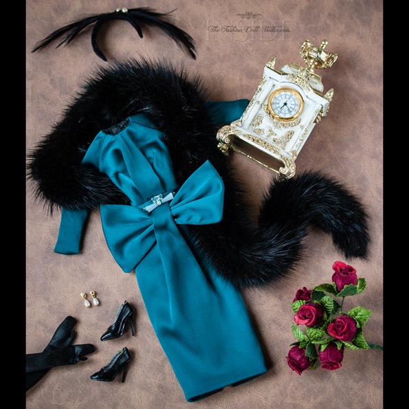 ©2017 Inside The Fashion doll Studio - A Little Glamour