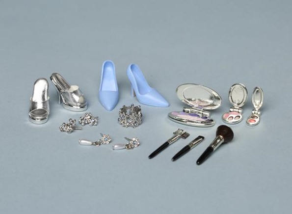 © 2017 Integrity Toys Inc. -Classic Glamour Evelyn Weaverton