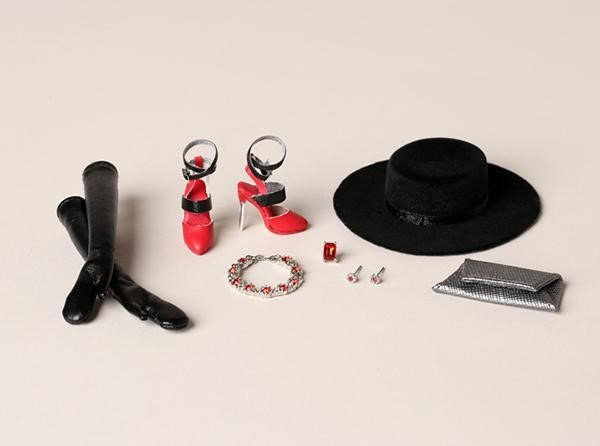 ©2017 Integrity Toys Inc Exquise Adèle Makéda®