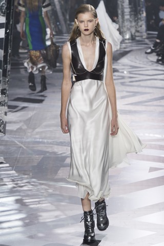 ©2016 Vogue, Inc. LV Fall 2016 RTW 