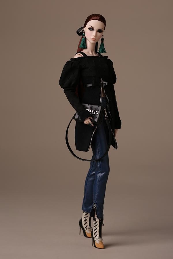 ©2017 Integrity Toys Inc. Poetic Beauty Lilith and Eden Blair Twin-Doll Gift Set