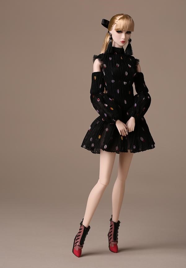 ©2017 Integrity Toys Inc. Poetic Beauty Lilith and Eden Blair Twin-Doll Gift Set