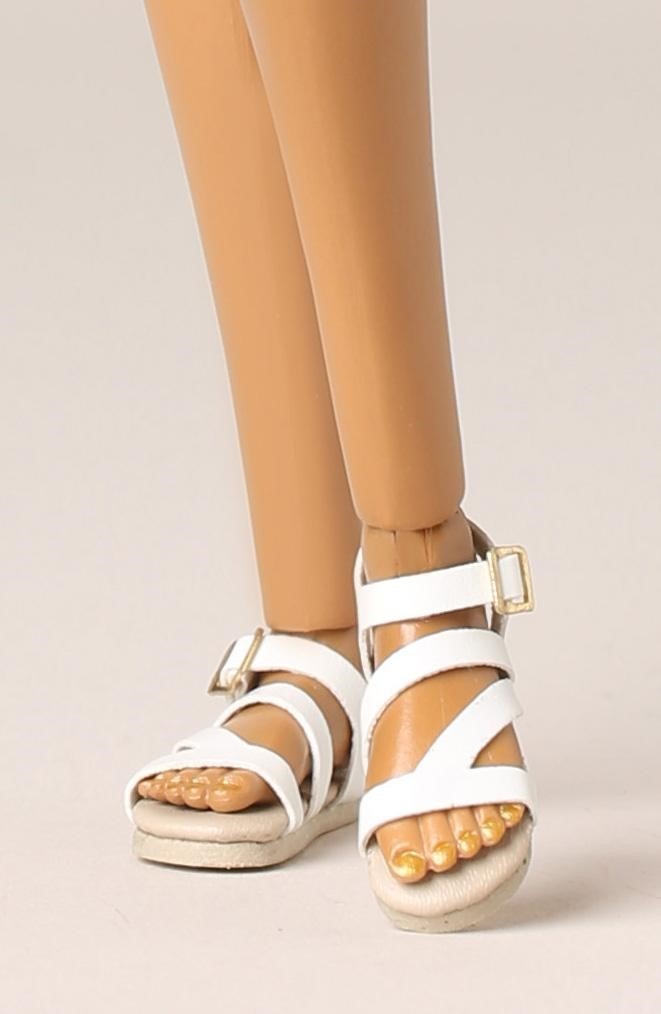 ©2017 Integrity Toys Inc. Séduisante Elyse Jolie™ 