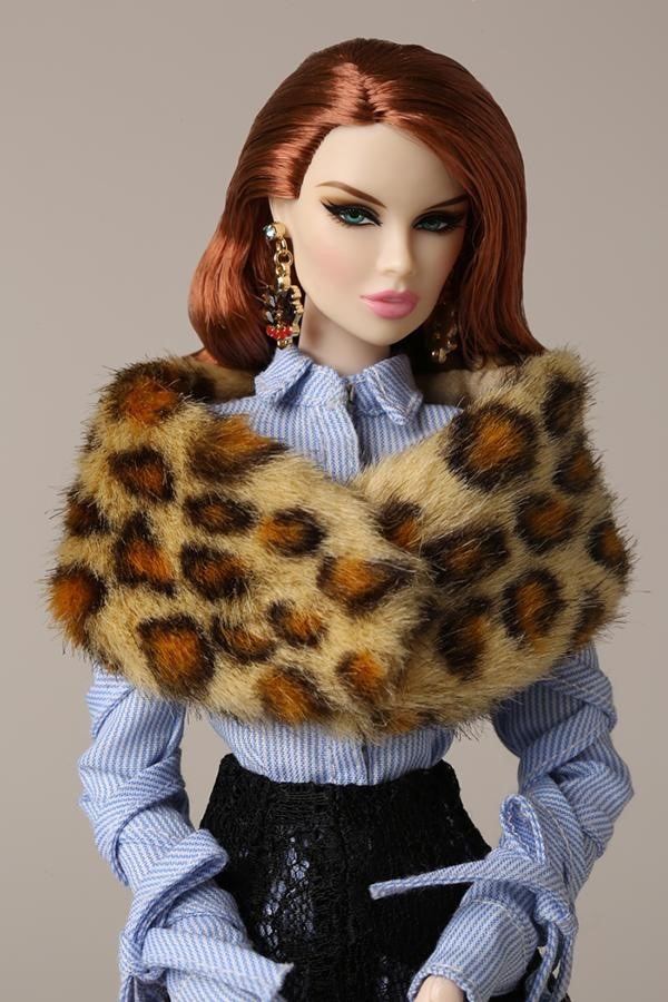 ©2017 Integrity Toys Inc. Sophistiquée Vanessa Perrin™ 