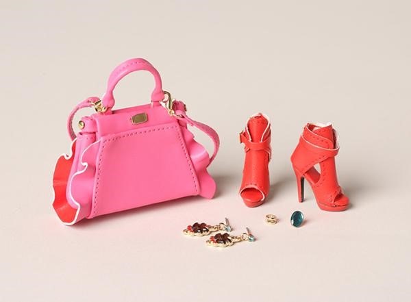 ©2017 Integrity Toys Inc. Sophistiquée Vanessa Perrin™ 