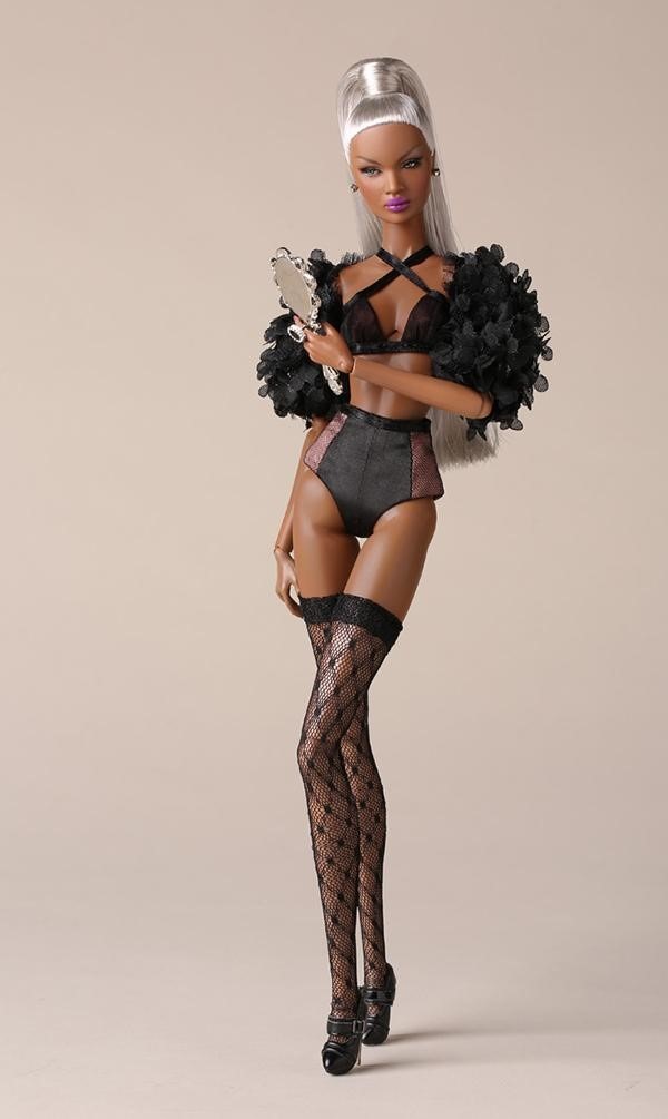 ©2017 Integrity Toys Inc. Vanity & Glamour Nadja Rhymes 