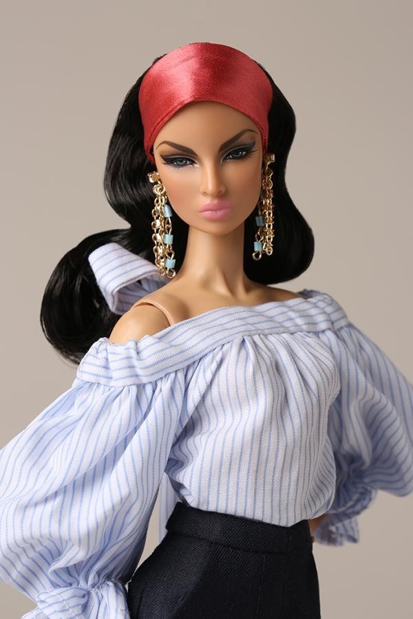 ©2017 Integrity Toys Inc. Vivacité Eugenia 