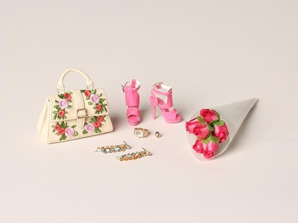 ©2017 Integrity Toys Inc. Vivacité Eugenia 