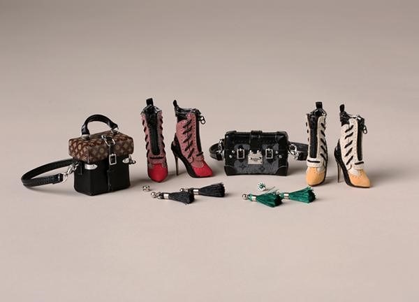 ©2017 Integrity Toys Inc. - Poetic Beauty Eden and Lilith gift set accessories