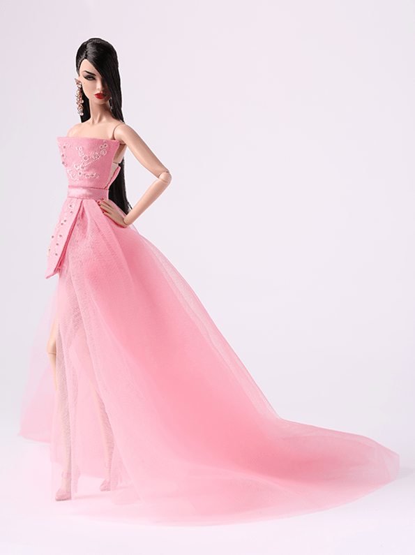 ©2017 Integrity Toys Inc.-Fame and Fortune Vanessa