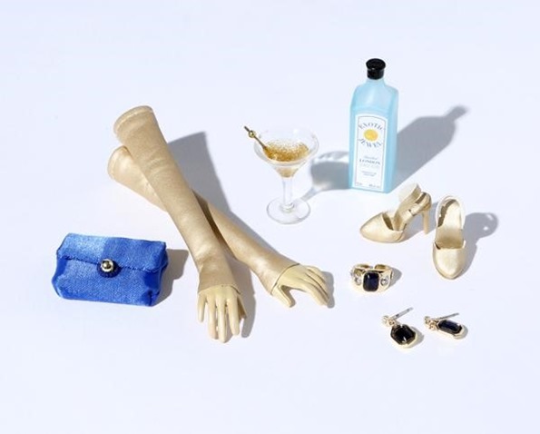 ©2018 Integrity Toys, Inc.-East 59th Collection-Blue Gold Victoire Roux