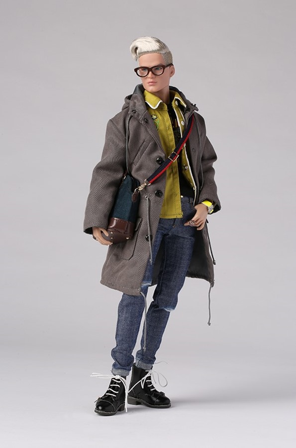 ©2018 Integrity Toys, Inc. -The Industry The Lovesick Collection-Hot to the touch Bellamy Blue