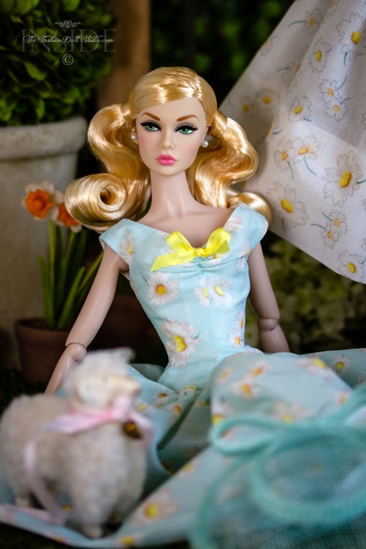 ©2020 Inside the Fashion Doll Studio-Celebrating Easter with Poppies and Dasies