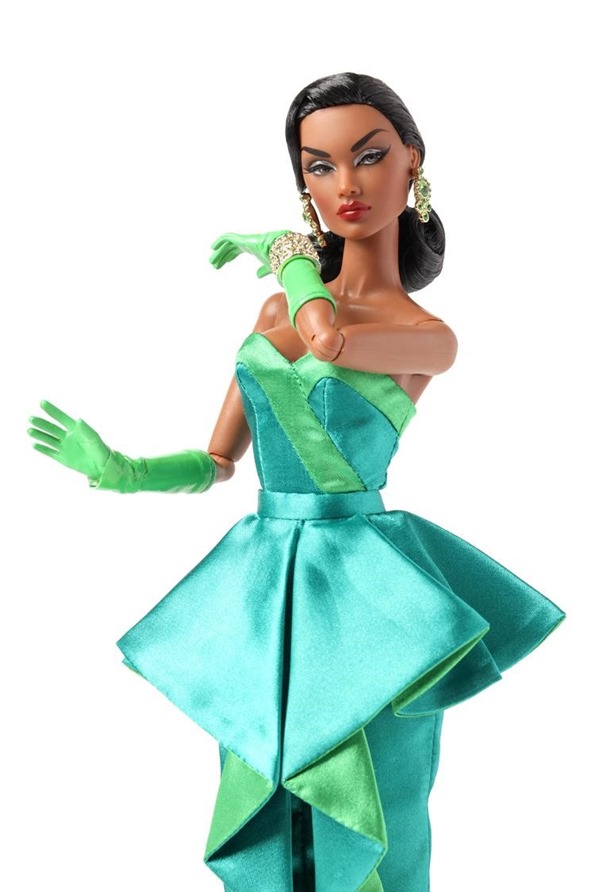 ©2020 Integrity Toys Merry & Bright Della Roux 